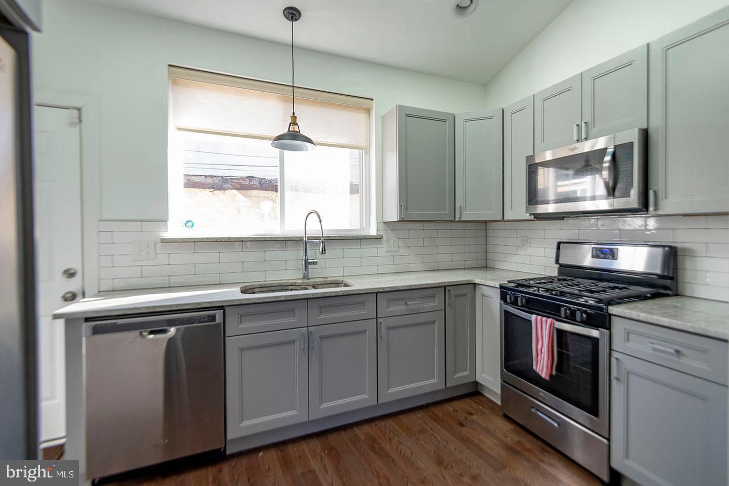 2159 East Gordon Street Philadelphia, PA 19125 - Photo 5 of 15