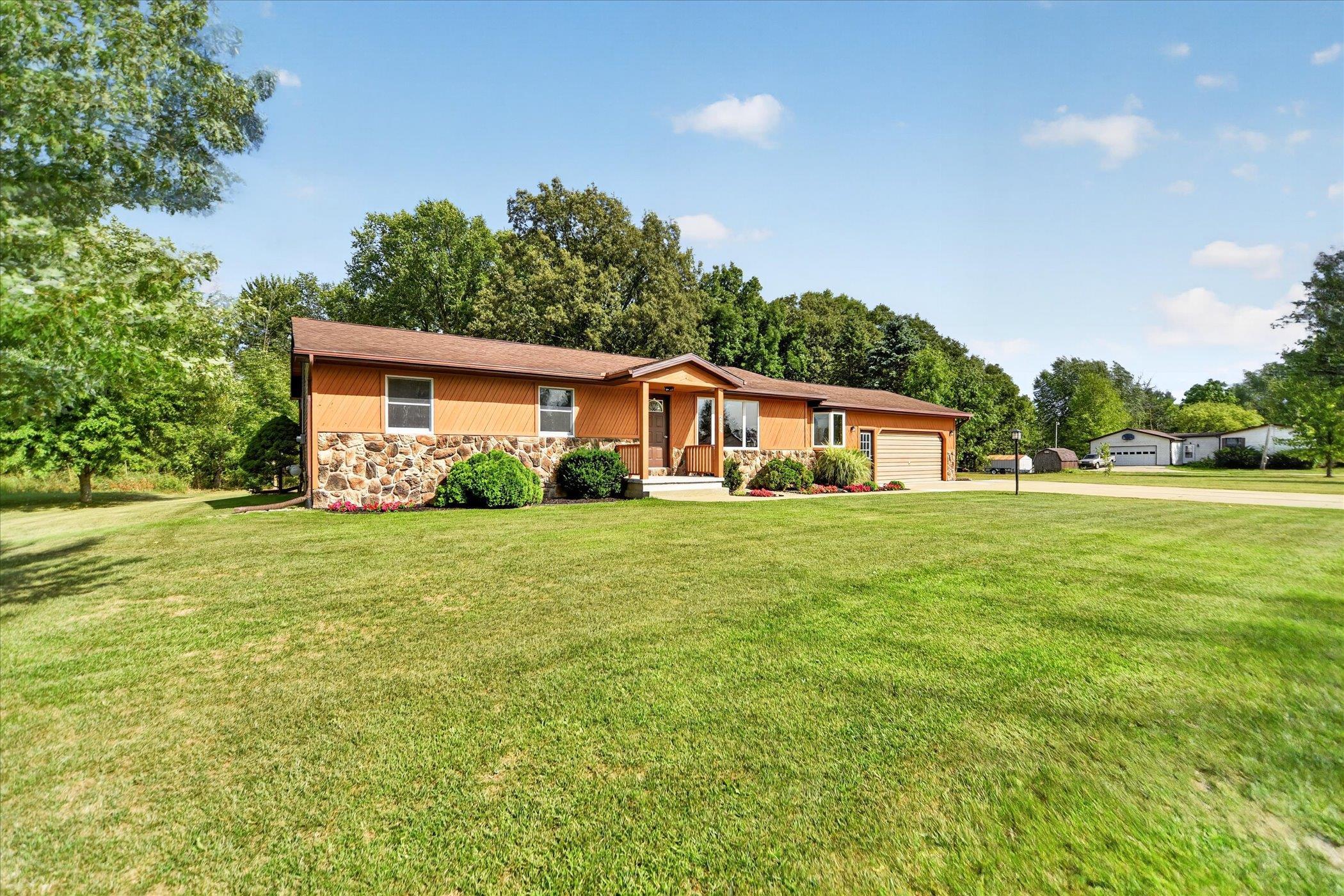214 South Reed Street Ashley, MI 48806 - Photo 2 of 43 Gallery Image 2