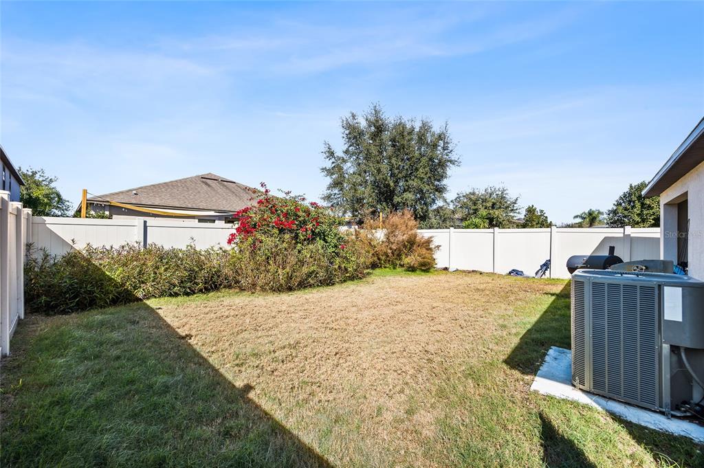 10019 Newminster Loop Ruskin, FL 33573 - Photo 26 of 34