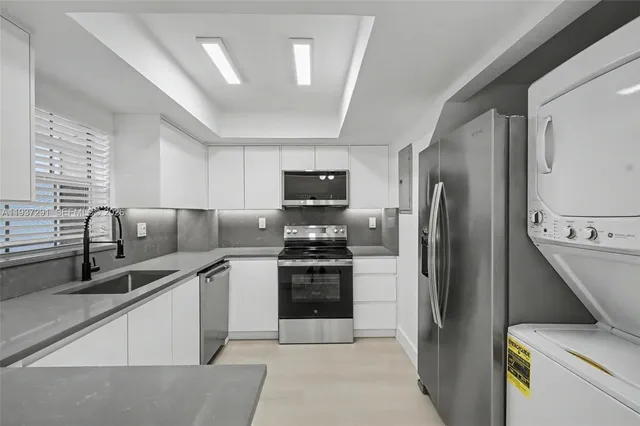 $3,600 | 12224 Southwest 52nd Place, Unit 1, Cooper City, FL 33330