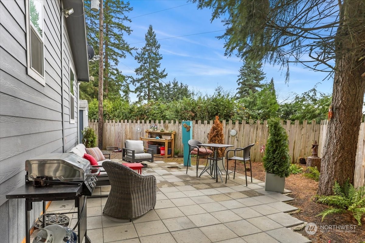 23825 15th Avenue Southeast, Unit 6 Bothell, WA 98021 - Photo 28 of 30 a view of outdoor dining space with a patio