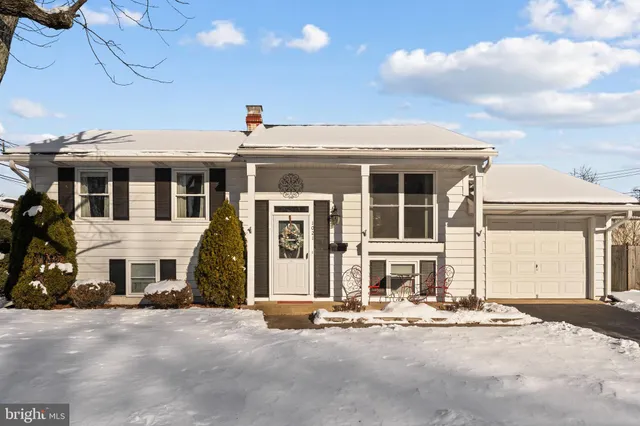 $369,900 | 1021 Brookfield Circle, Quakertown, PA 18951