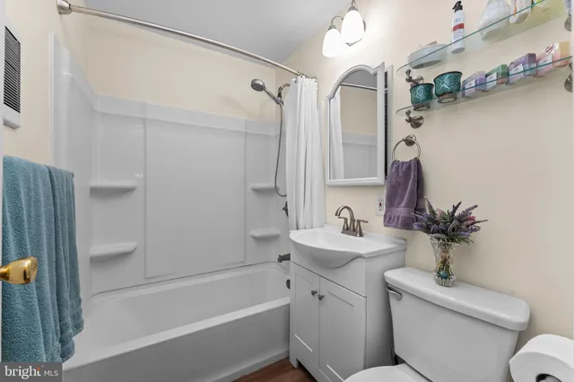 $369,900 | 1021 Brookfield Circle, Quakertown, PA 18951