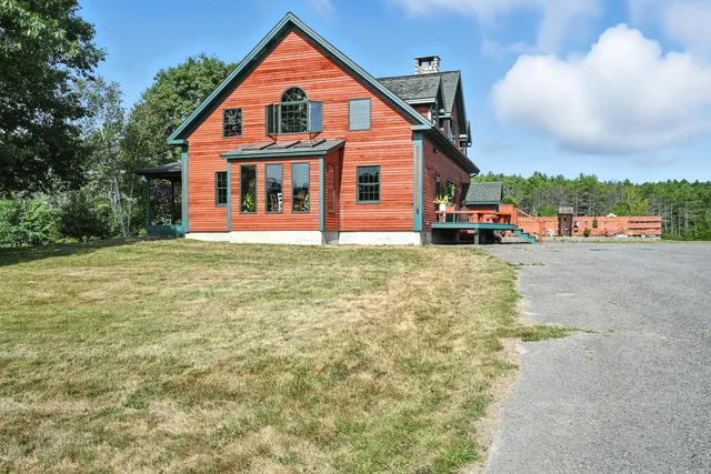 $890,000 | 62 Pine Valley Drive, Canaan, ME 04924