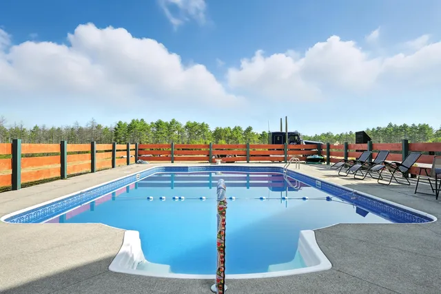 $890,000 | 62 Pine Valley Drive, Canaan, ME 04924