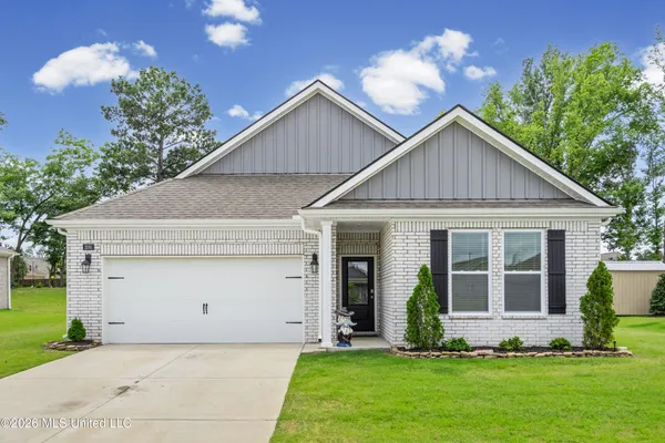 $359,900 | 2091 Hyacinth Lane, Hernando, MS 38632