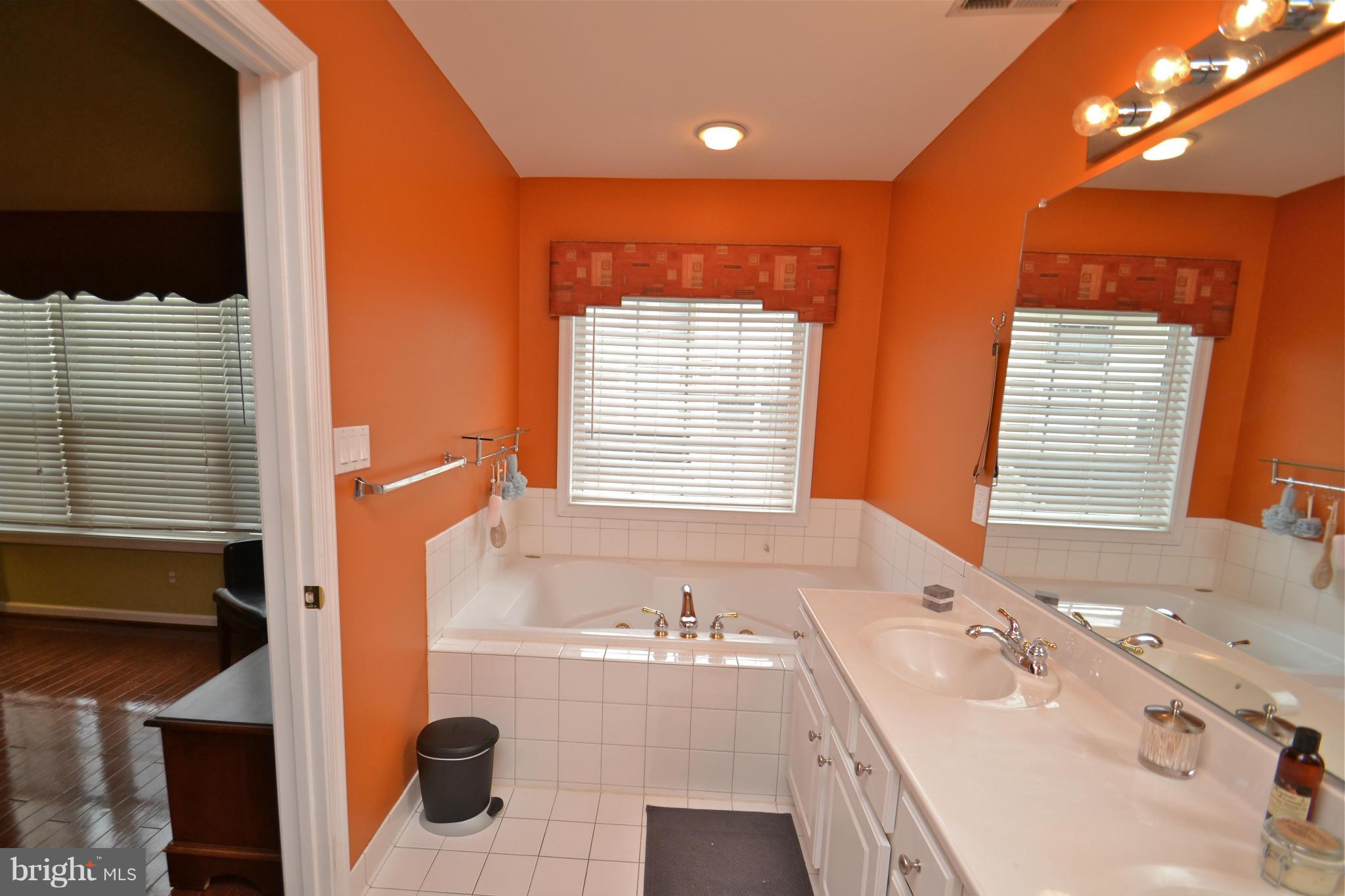 10204 Rutland Round Road, Unit 75 Columbia, MD 21044 - Photo 19 of 30 Bath (Master)