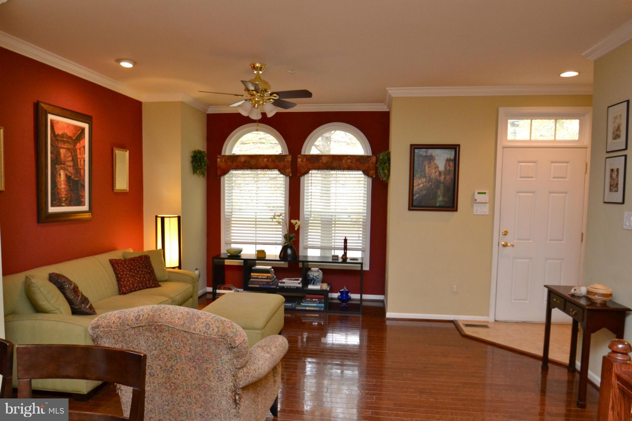 10204 Rutland Round Road, Unit 75 Columbia, MD 21044 - Photo 4 of 30 Living Room