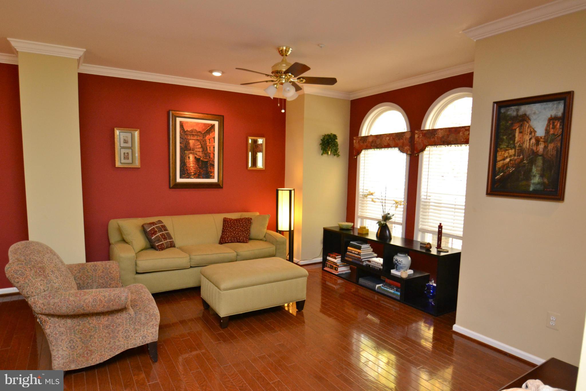 10204 Rutland Round Road, Unit 75 Columbia, MD 21044 - Photo 5 of 30 Living Room