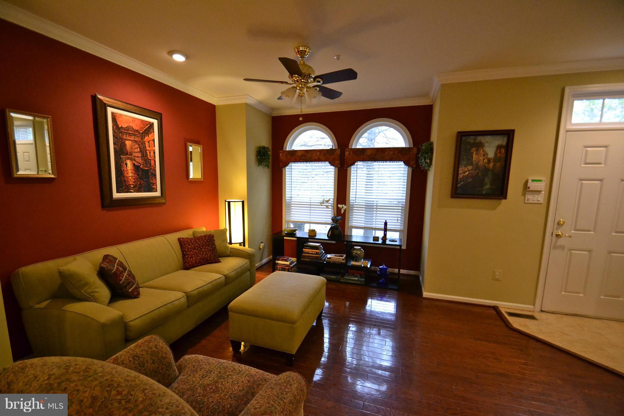10204 Rutland Round Road, Unit 75 Columbia, MD 21044 - Photo 6 of 30 Living Room