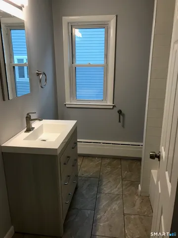 $1,950 | 118 Woodland Street, Bristol, CT 06010