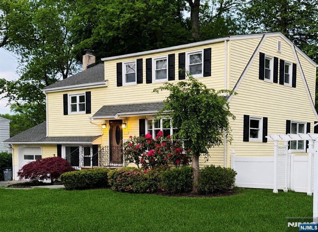 8 Pershing Street Emerson, NJ 07630 - Photo 1 of 25