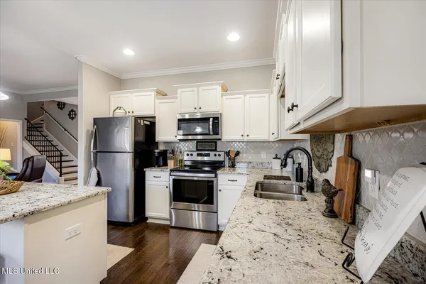 $335,000 | 552 Benton Drive, Nesbit, MS 38651