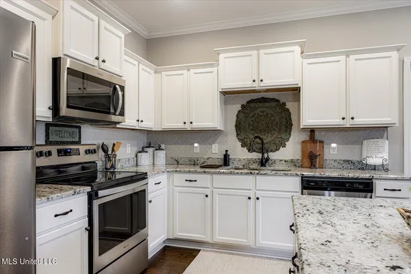$335,000 | 552 Benton Drive, Nesbit, MS 38651
