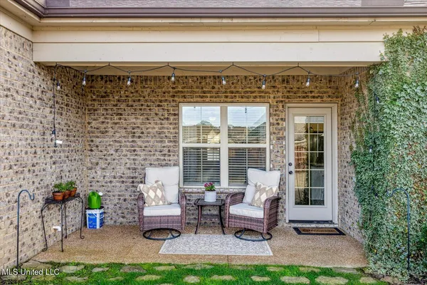 $335,000 | 552 Benton Drive, Nesbit, MS 38651