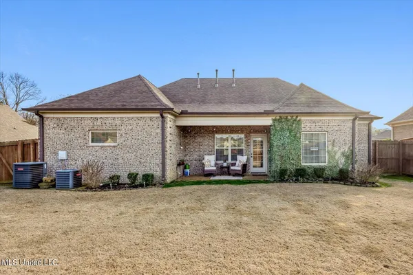 $335,000 | 552 Benton Drive, Nesbit, MS 38651