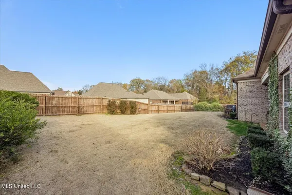 $335,000 | 552 Benton Drive, Nesbit, MS 38651