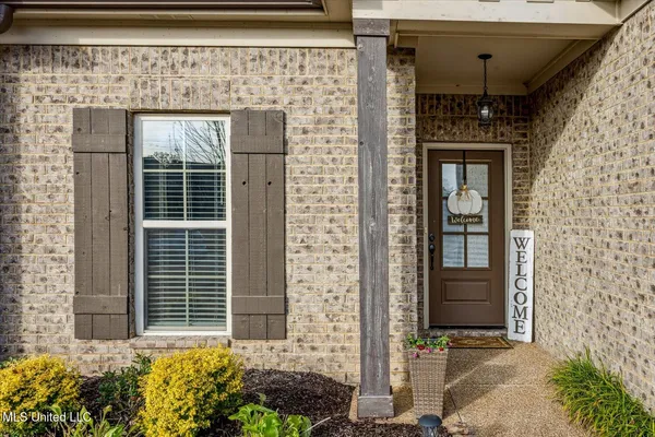 $335,000 | 552 Benton Drive, Nesbit, MS 38651