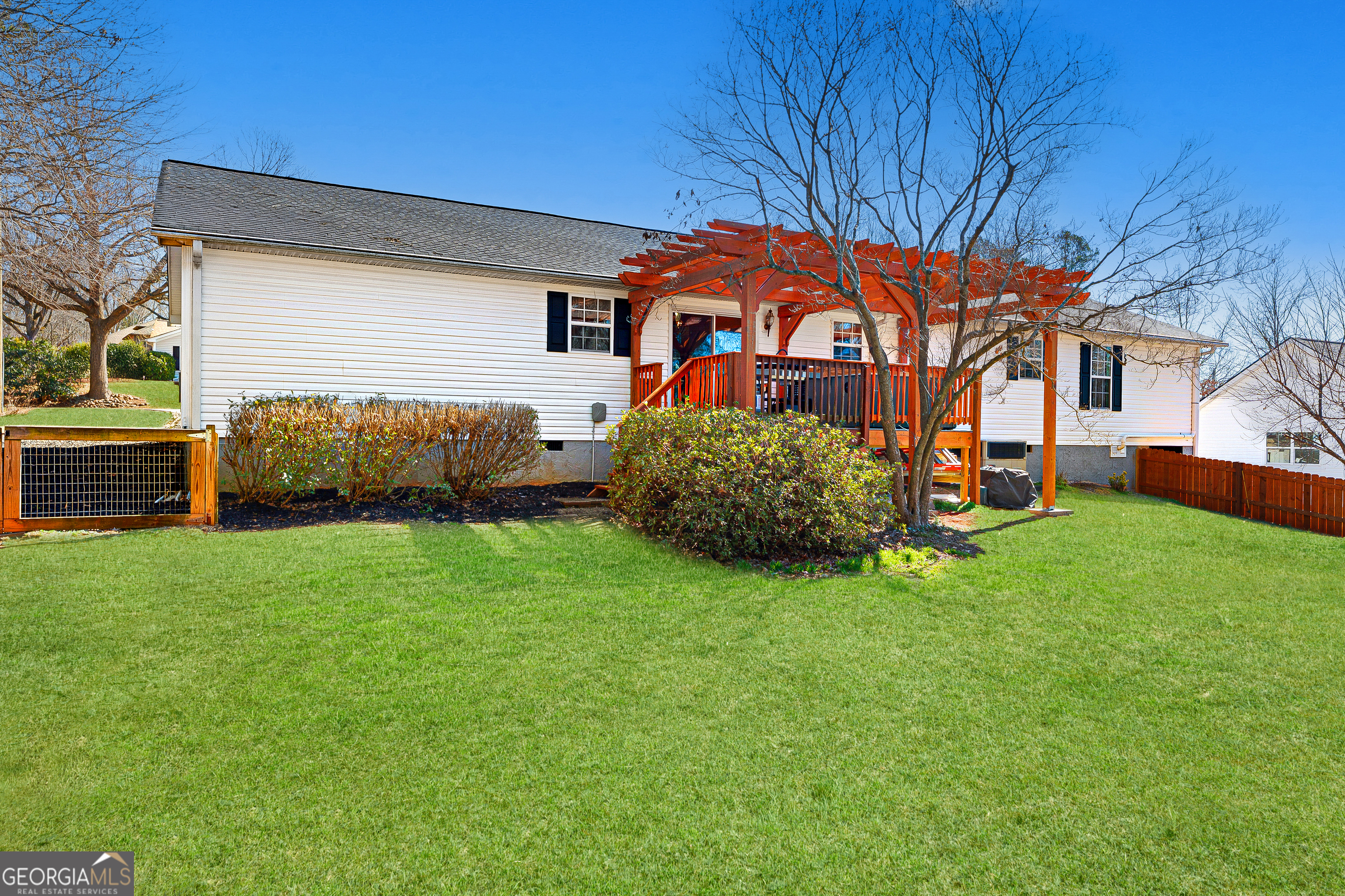 281 Cherokee Drive Fair Play, SC 29643 - Photo 22 of 29 a front view of house with yard and green space