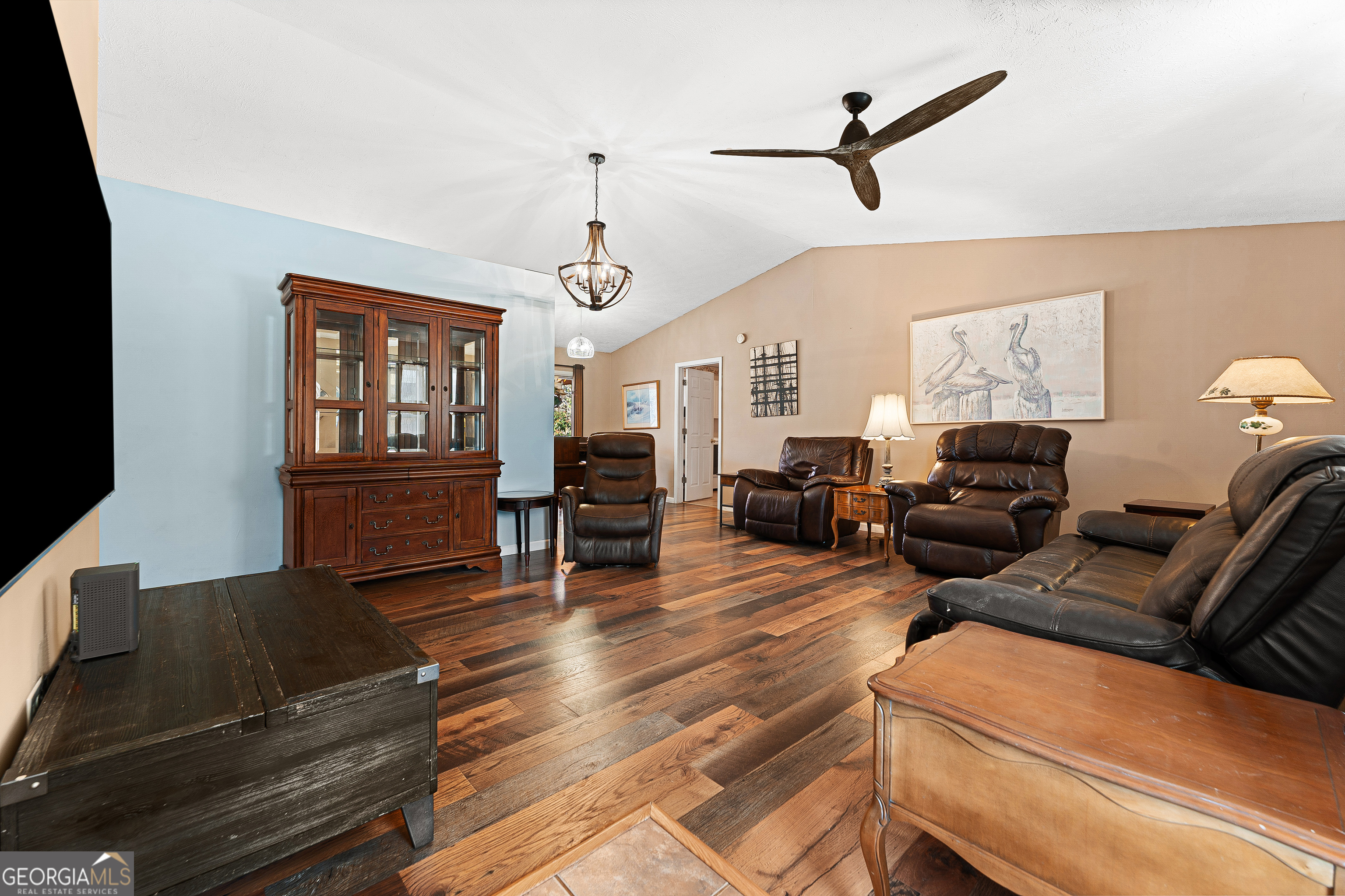 281 Cherokee Drive Fair Play, SC 29643 - Photo 4 of 29 a living room with furniture