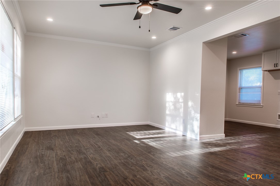 2019 South 9th Street Temple, TX 76504 - Photo 8 of 23