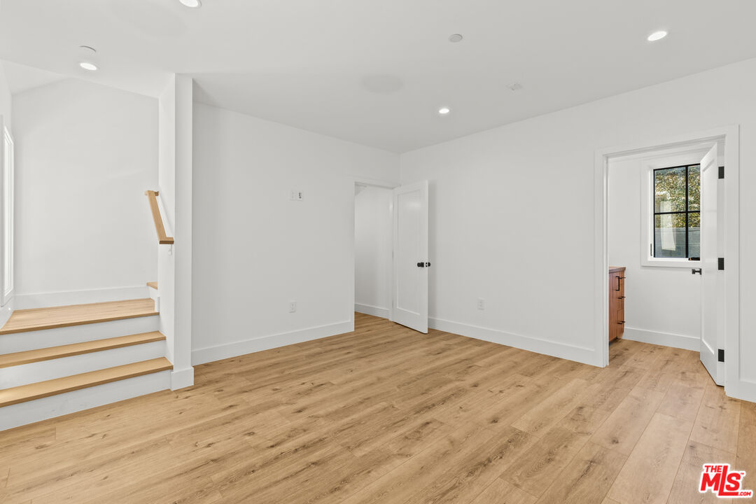 14535 Killion Street Sherman Oaks, CA 91411 - Photo 16 of 19