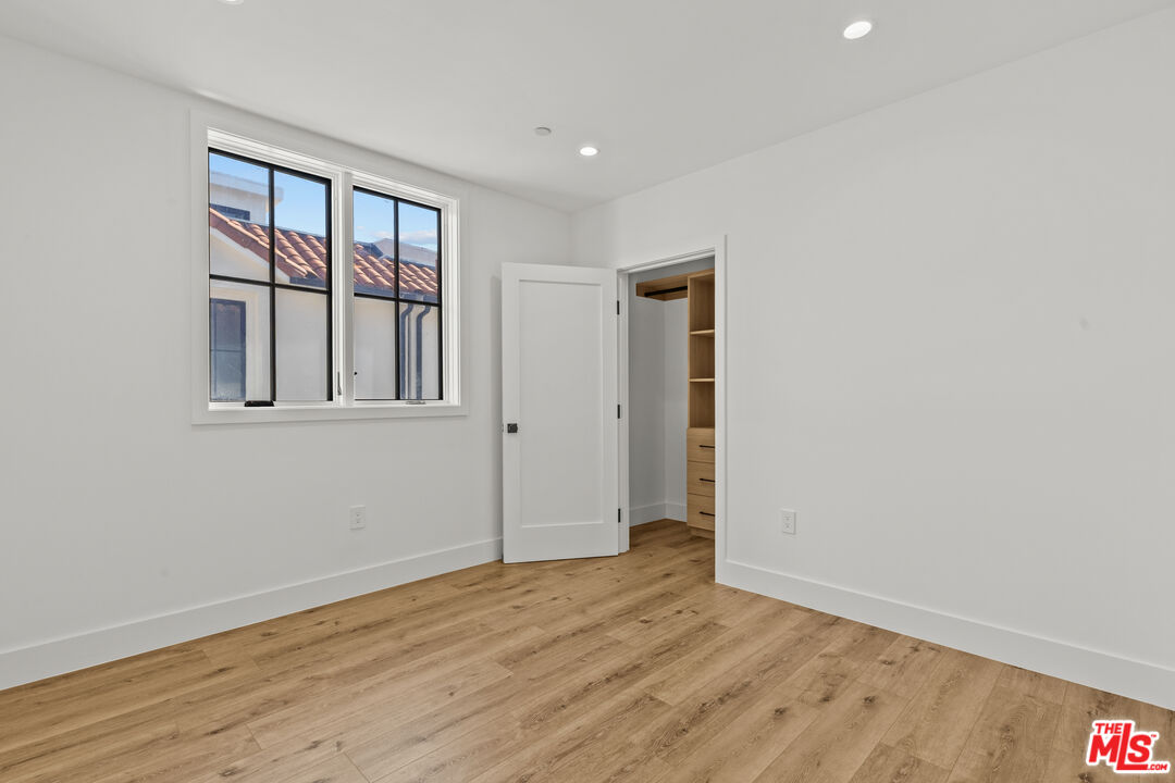 14535 Killion Street Sherman Oaks, CA 91411 - Photo 8 of 19