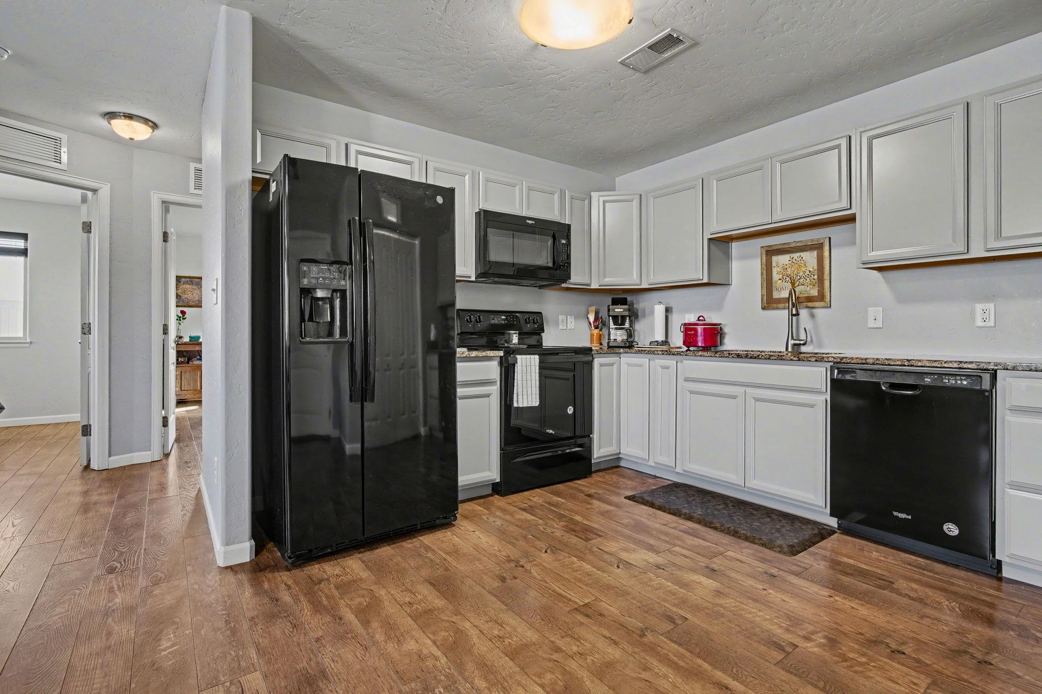 646 Trinity Way, Unit F Grand Junction, CO 81505 - Photo 8 of 25