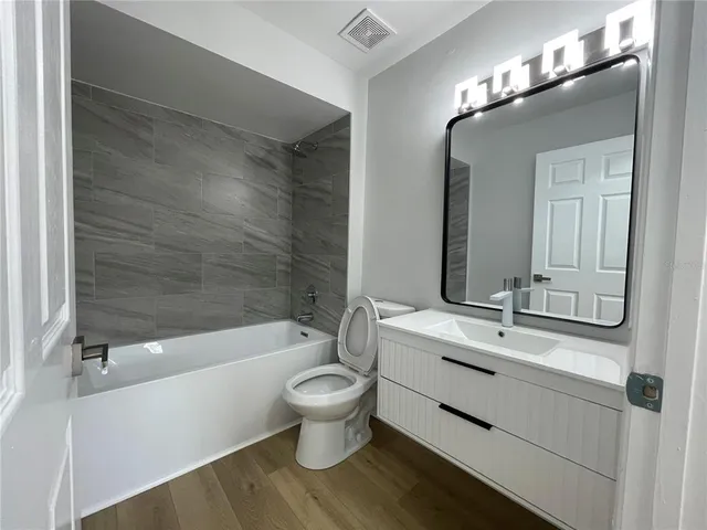 $245,000 | 5395 Vineland Road, Unit S, Orlando, FL 32811