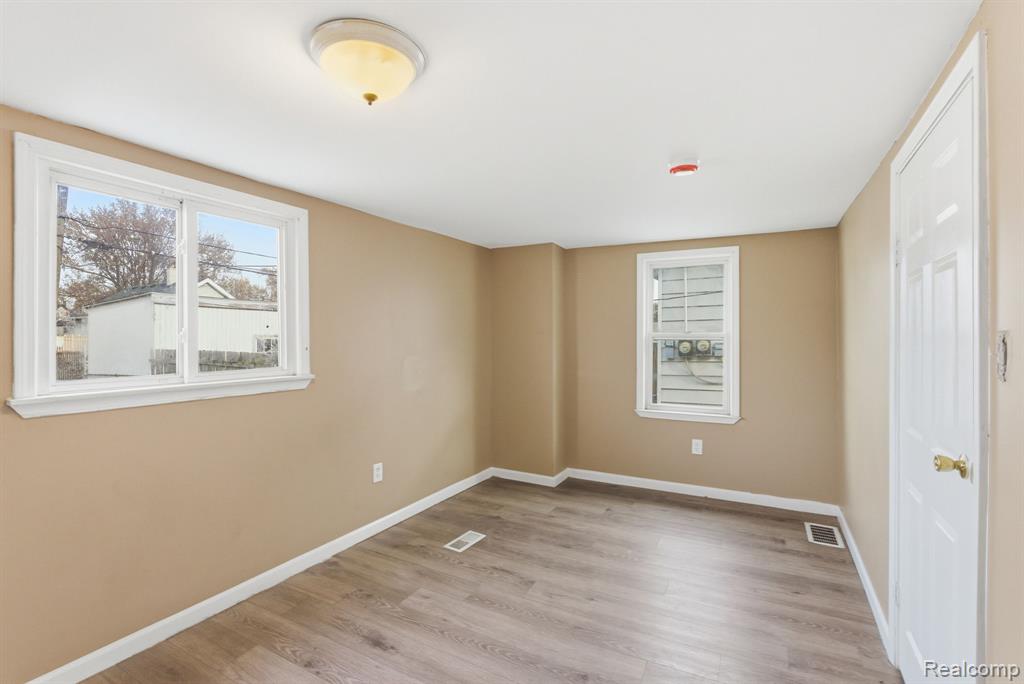 81 East Henry Street River Rouge, MI 48218 - Photo 10 of 11