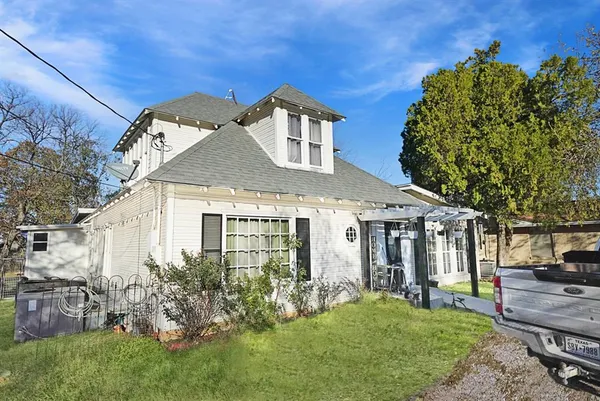 $205,000 | 241 West Ross Avenue, De Leon, TX 76444