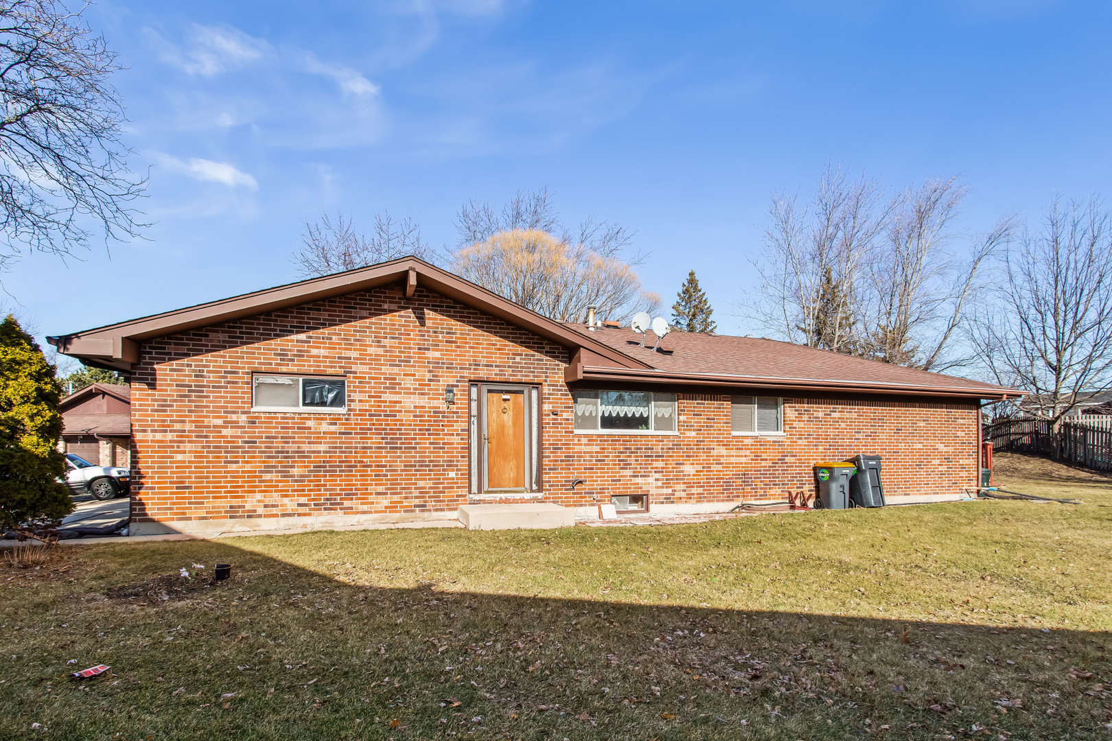 134 Virginia Court Streamwood, IL 60107 - Photo 23 of 25 a front view of house with yard
