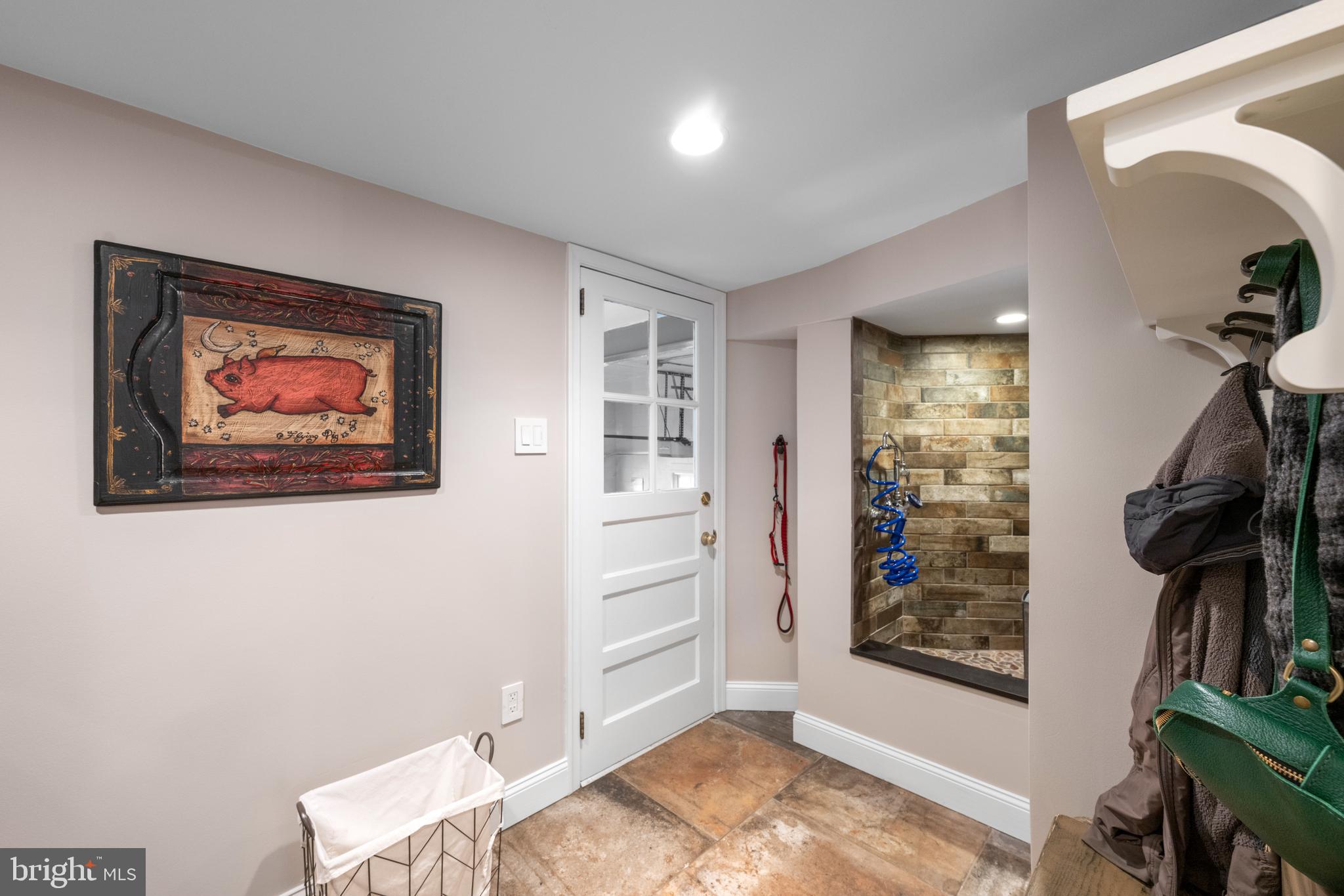 6760 Chapel Road New Hope, PA 18938 - Photo 19 of 54 Dog Grooming Station