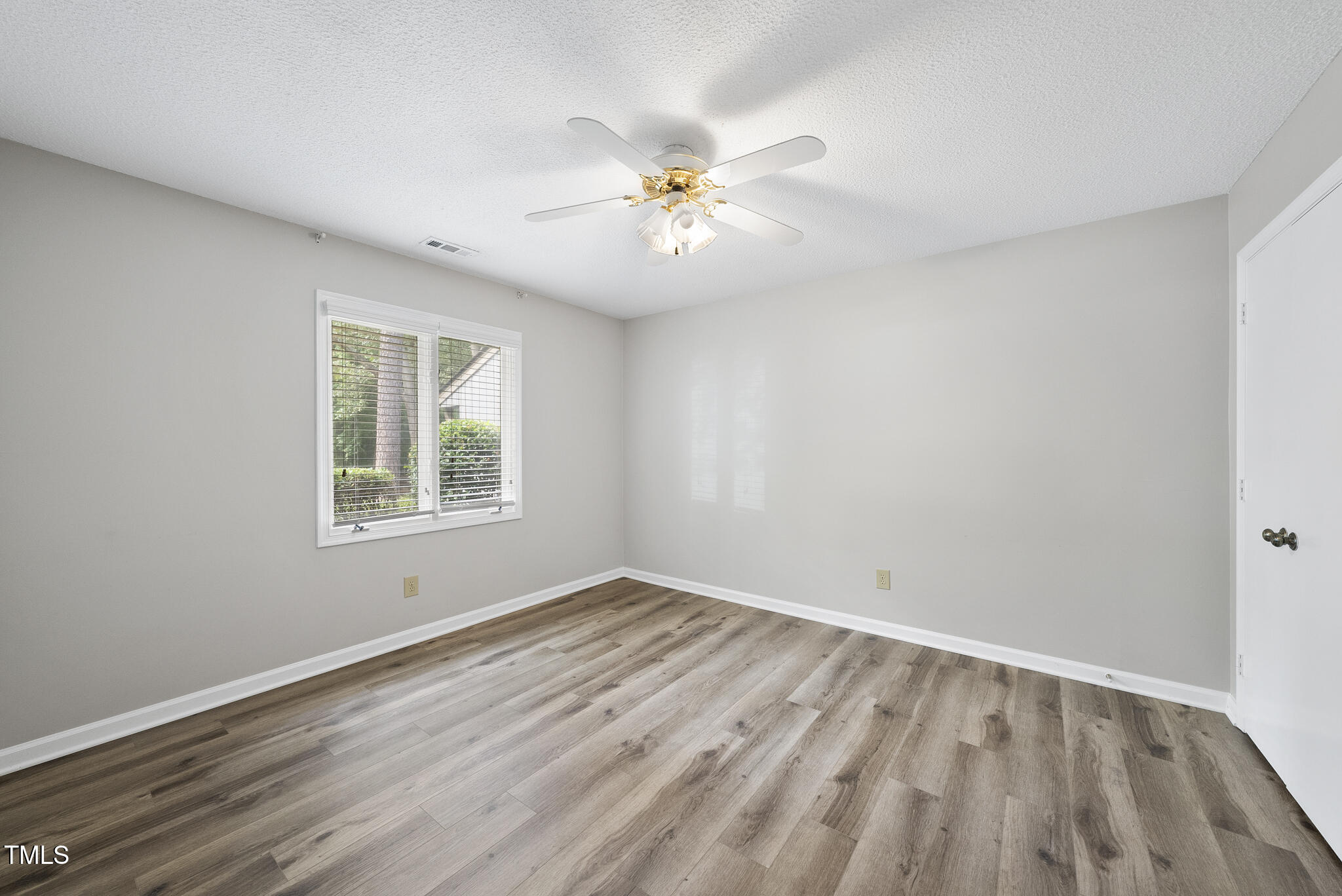 7926 Brown Bark Place Raleigh, NC 27615 - Photo 9 of 22 DSC07105