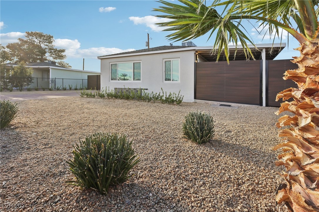 271 West Basic Road Henderson, NV 89015 - Photo 7 of 32