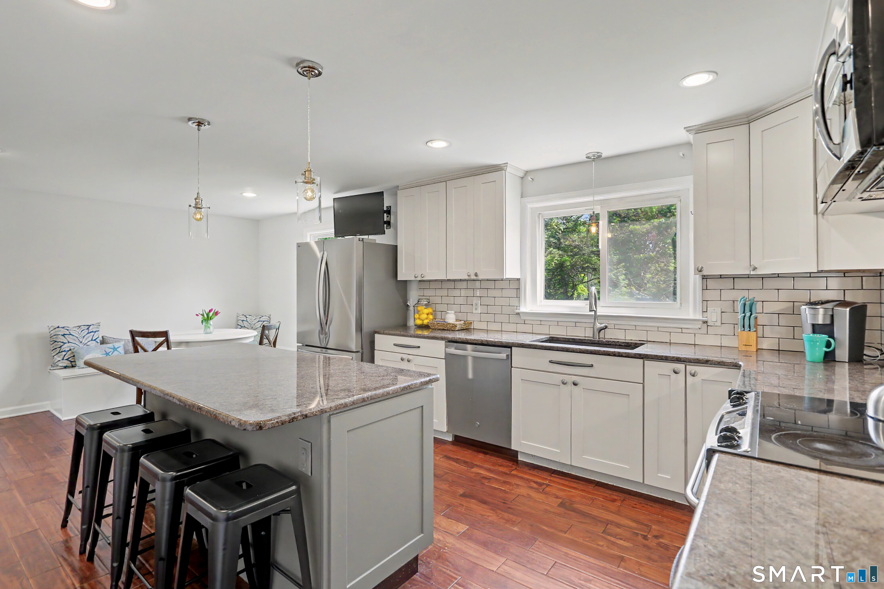 97 Ridgeview Avenue Trumbull, CT 06611 - Photo 13 of 34
