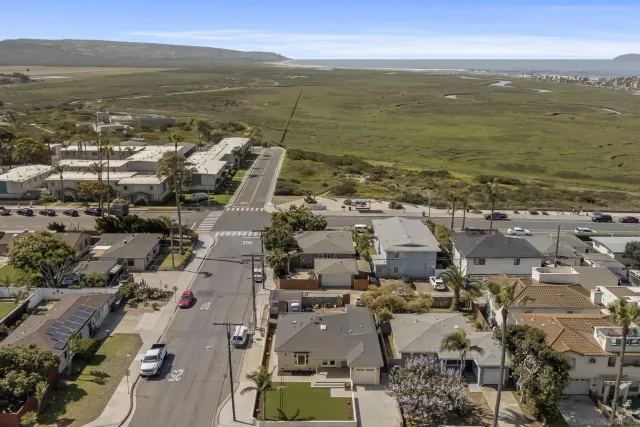 a view of a large yard