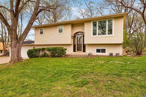 $264,900 | 712 Colorado Avenue, Holton, KS 66436