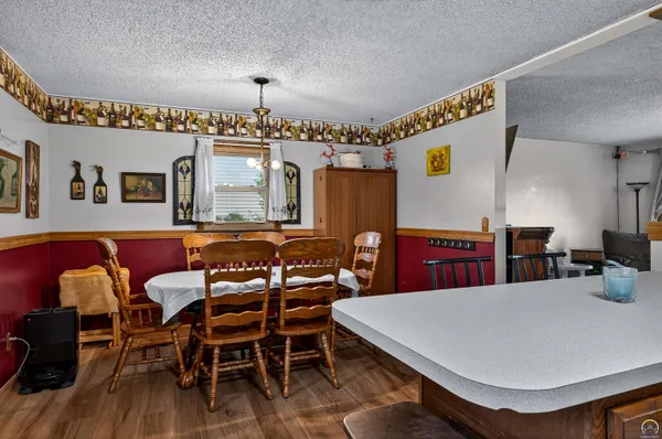 $264,900 | 712 Colorado Avenue, Holton, KS 66436