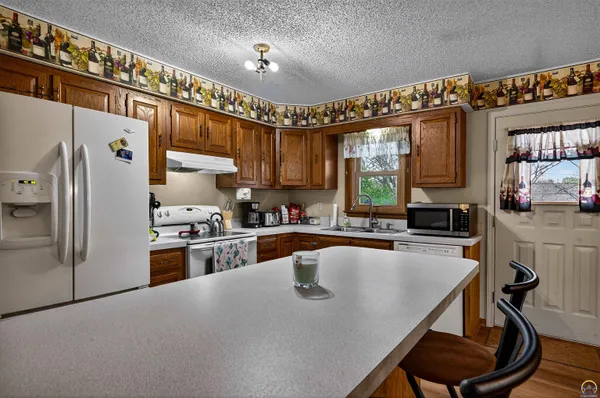 $264,900 | 712 Colorado Avenue, Holton, KS 66436