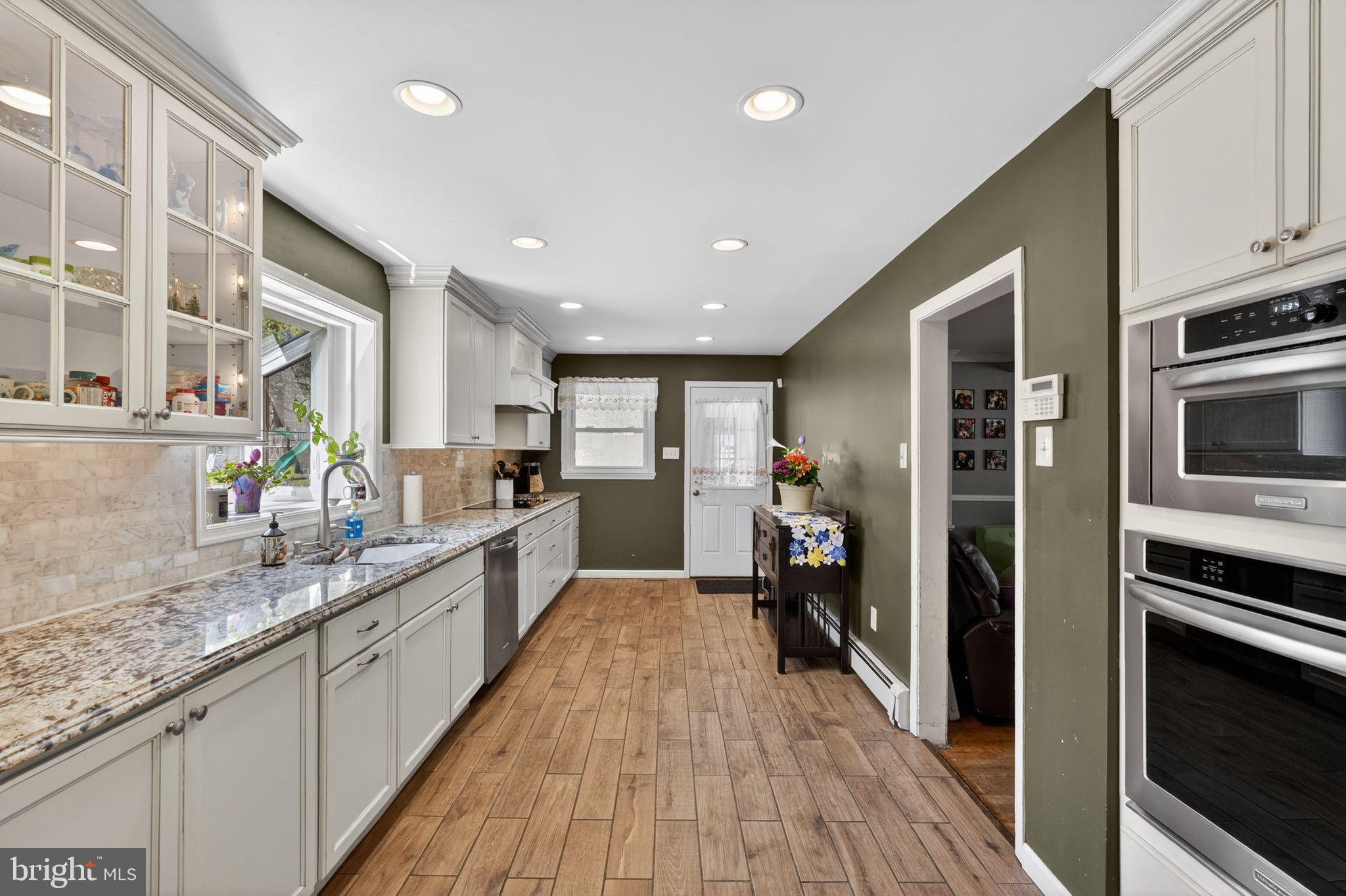 871 Roberts Road Bensalem, PA 19020 - Photo 13 of 48