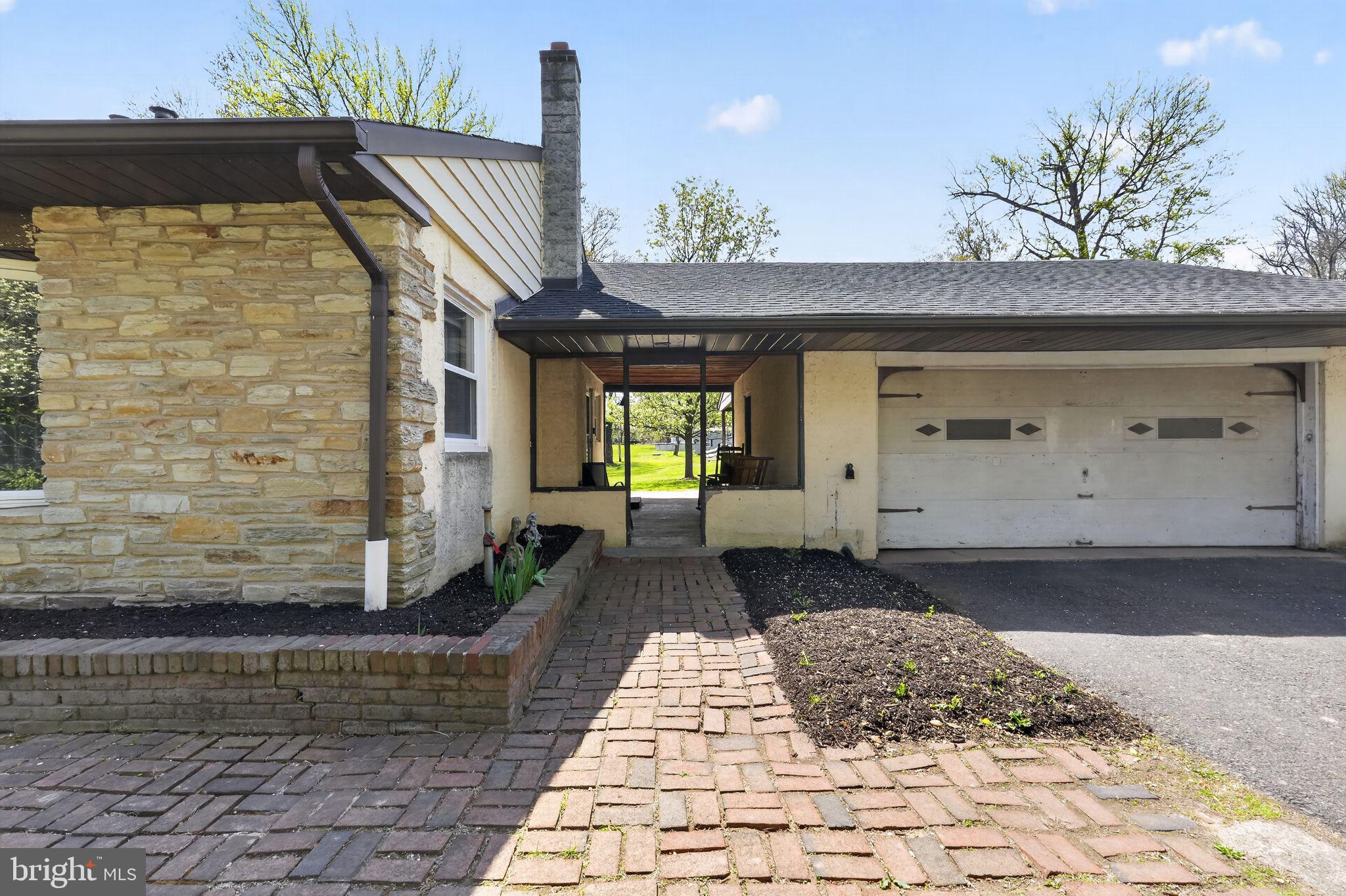 871 Roberts Road Bensalem, PA 19020 - Photo 4 of 48