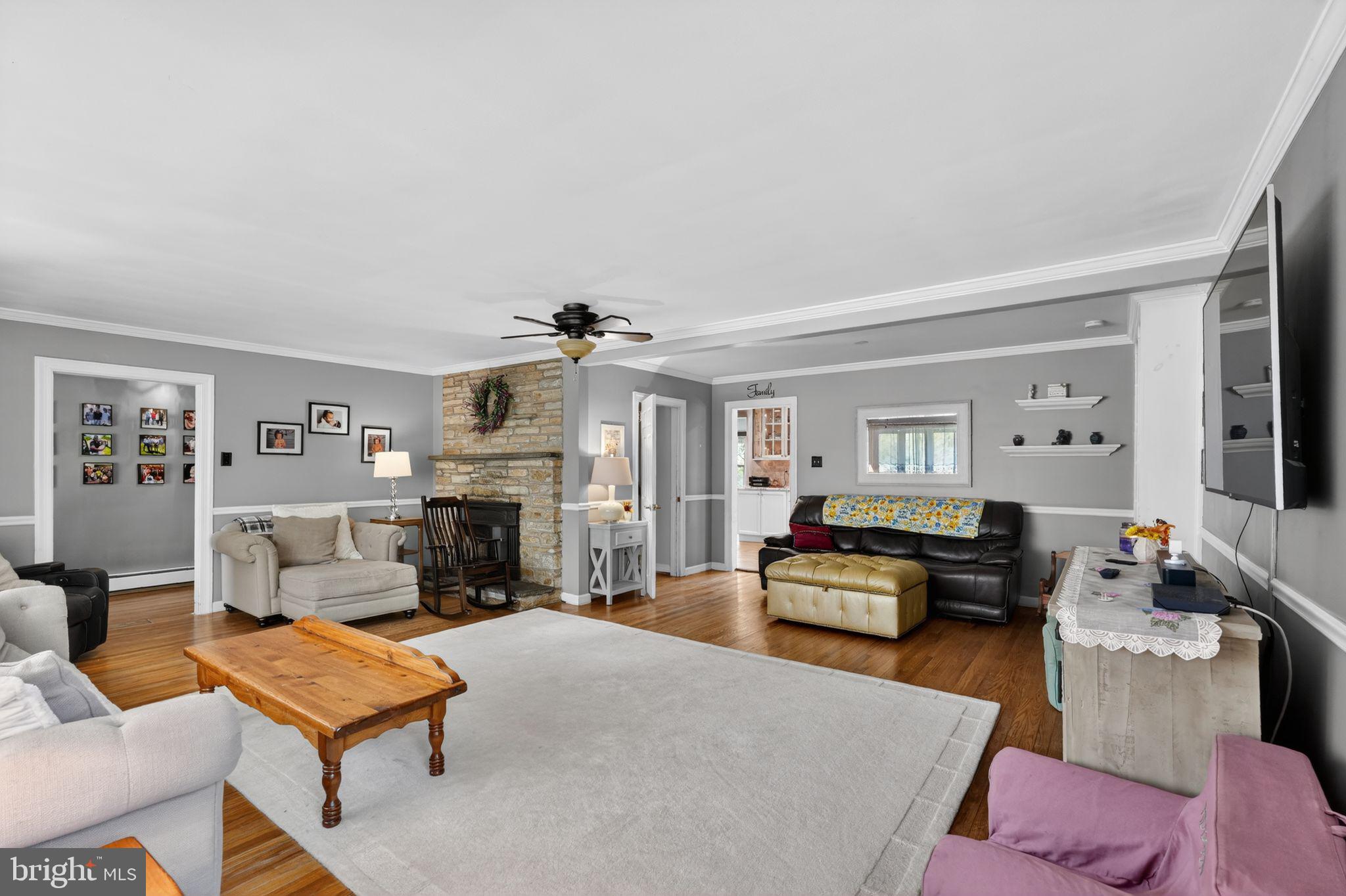 871 Roberts Road Bensalem, PA 19020 - Photo 8 of 48