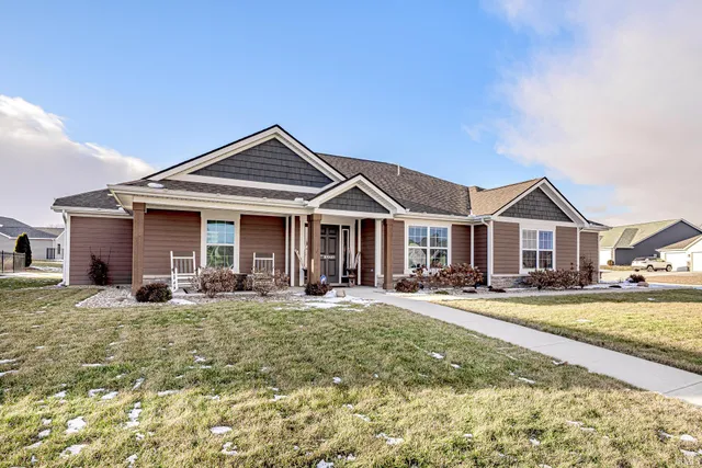 $364,900 | 10940 Fenton Cove, Roanoke, IN 46783