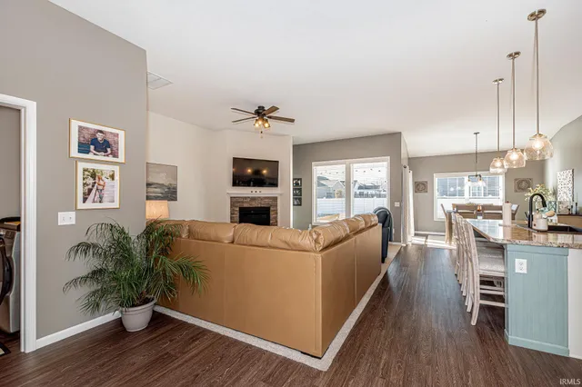 $364,900 | 10940 Fenton Cove, Roanoke, IN 46783