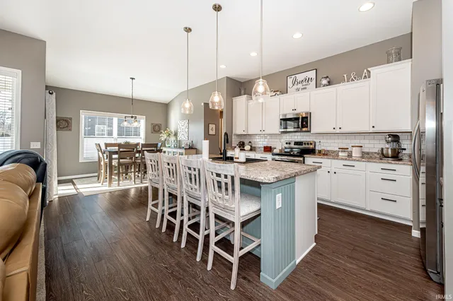 $364,900 | 10940 Fenton Cove, Roanoke, IN 46783