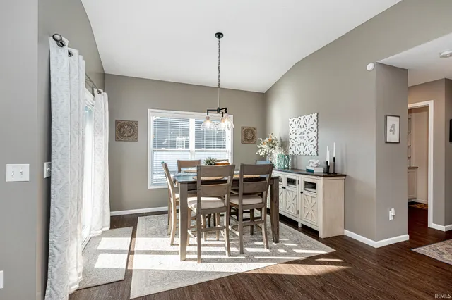 $364,900 | 10940 Fenton Cove, Roanoke, IN 46783