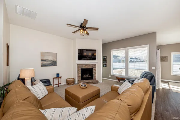 $364,900 | 10940 Fenton Cove, Roanoke, IN 46783