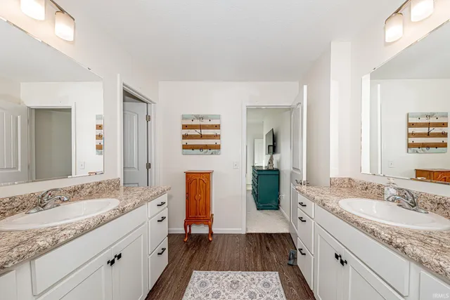 $364,900 | 10940 Fenton Cove, Roanoke, IN 46783