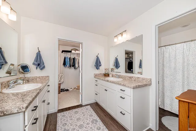 $364,900 | 10940 Fenton Cove, Roanoke, IN 46783